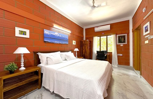 Coimbatore Other | Charming 2-bedroom farmhouse with WiFi, AC in pristine Alanthurai, Coimbatore