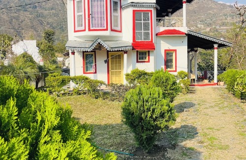 Bhimtal Cottage | Serene 4-Bedroom Cottage in Bhimtal – Hill Views & Cozy Place