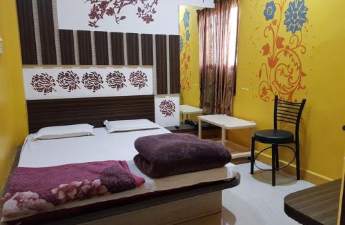 Omkareshwar Hotel | Hotel Shri Radhe Krishna,Omkareshwar